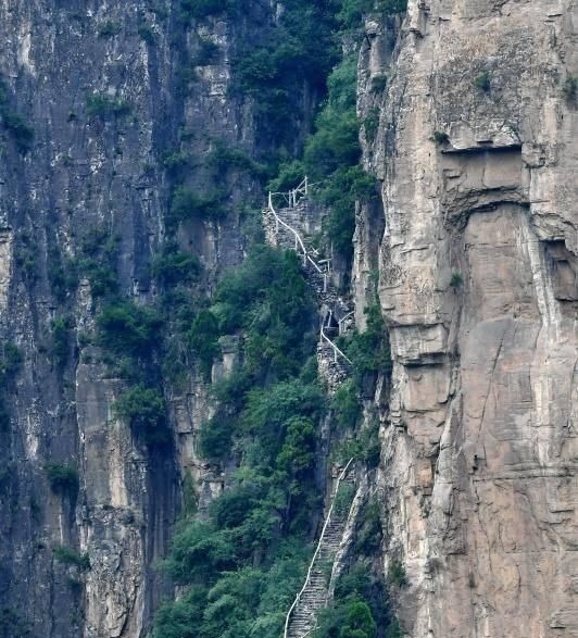 电影|中国“最深”的村庄，出门须爬10000级石阶，因一部电影而出名