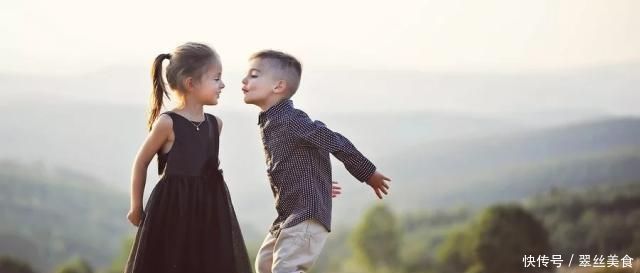 青春期儿子看“小电影”被发现，宝爸的做法很智慧，值得大家学习