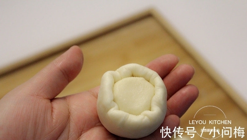 馅料|每年中秋都会做的月饼,咬一口,满手满嘴都是酥皮,比买的还香