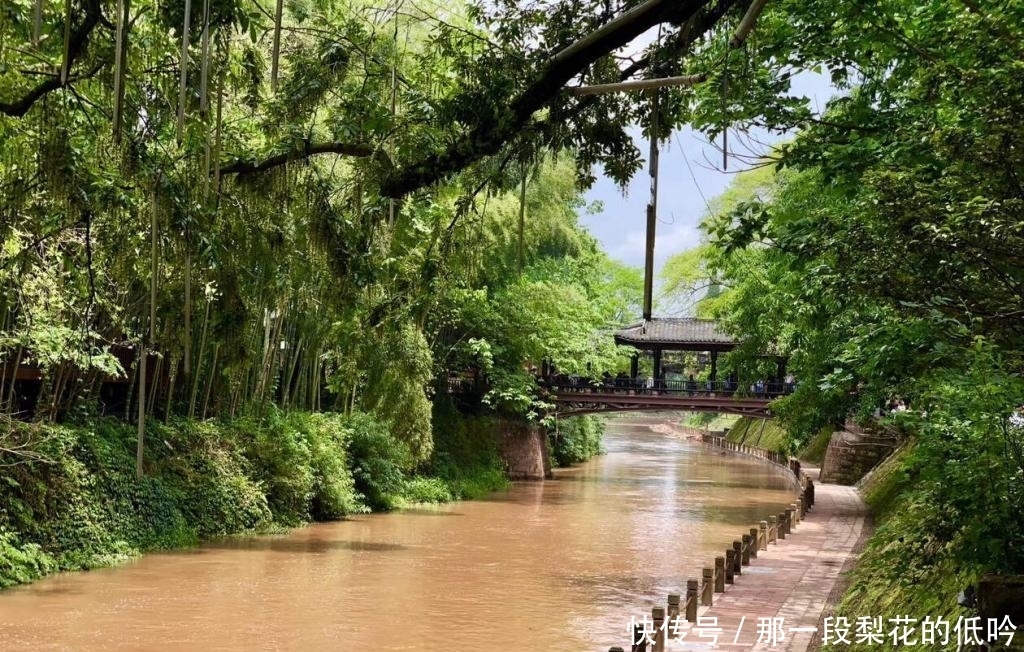 坐落在四川的这个古镇，有“烟雨柳江”之称，景色可与丽江对标