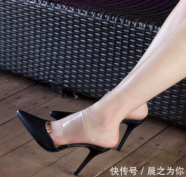 时尚 -洋溢着青春的尖头高跟鞋,展现出性感迷人的气息,让人十分喜欢!