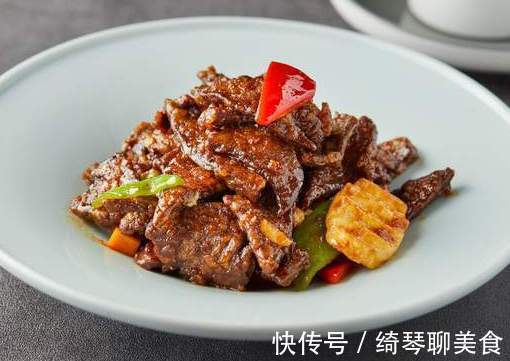 大厨|炒猪肝，要不要先焯水大厨教你正确做法，猪肝鲜嫩又入味