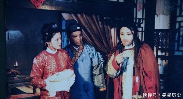 那个从未露面的男人,才是袭人嫁给蒋玉涵的关键人物