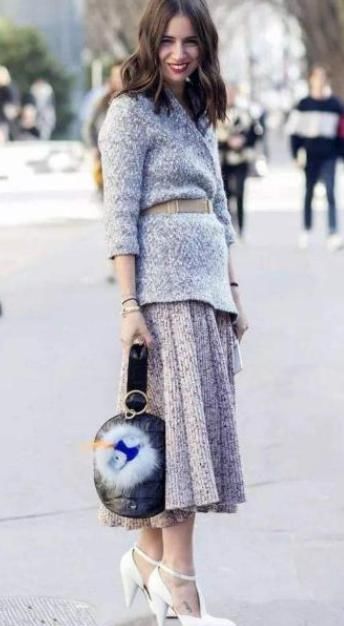 看起来|懒女孩都学起来,今年流行“成套穿”,不搭配也时髦,太贴心了