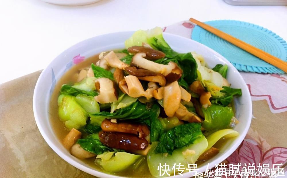 油菜|家里老保姆教我,炒青菜的3个诀窍,青菜不发黄出水,你不学吗?