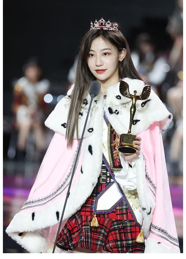 沈梦瑶|SNH48 GROUP人气总决选孙芮夺冠 集体唱团歌画面感人