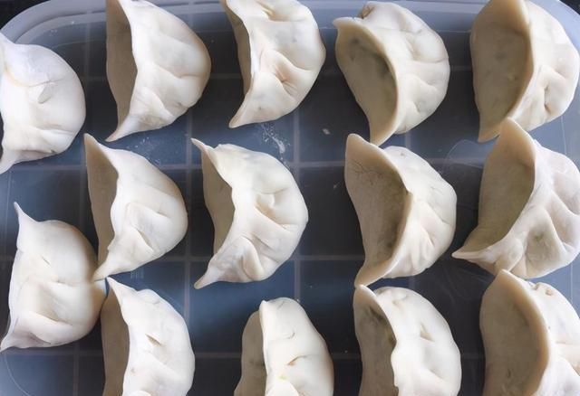 孩子|饺子这吃法太香了,孩子最近馋上吃,底脆皮嫩馅鲜香,早餐吃省事