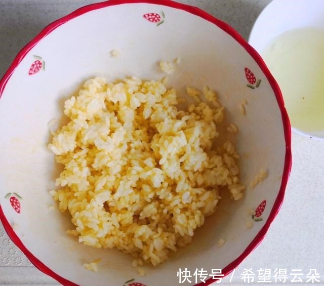 美食天下|黄金炒饭，色泽金黄，好看又好吃！