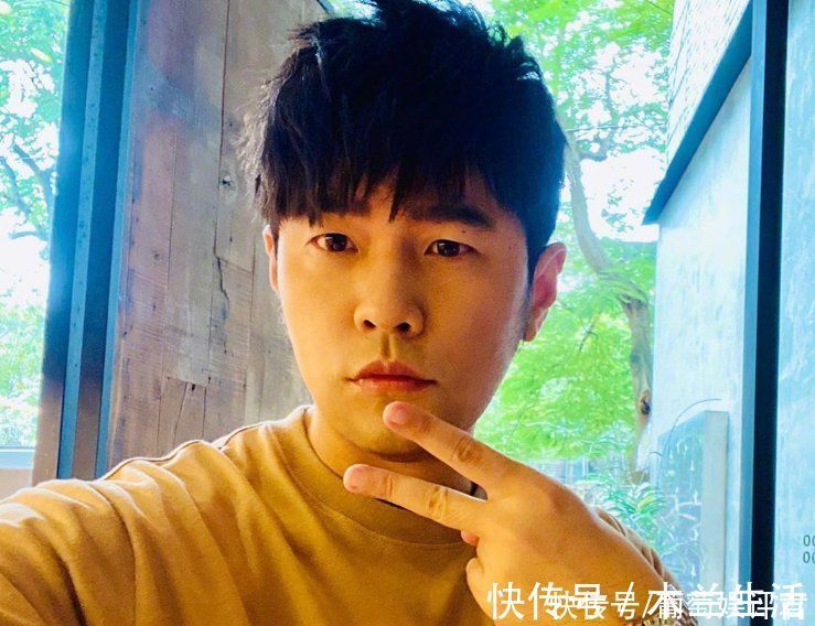 金曲少年團|衛(wèi)視版《炙熱的我們》,硬糖R1SE來襲,周杰倫我沒看錯吧?