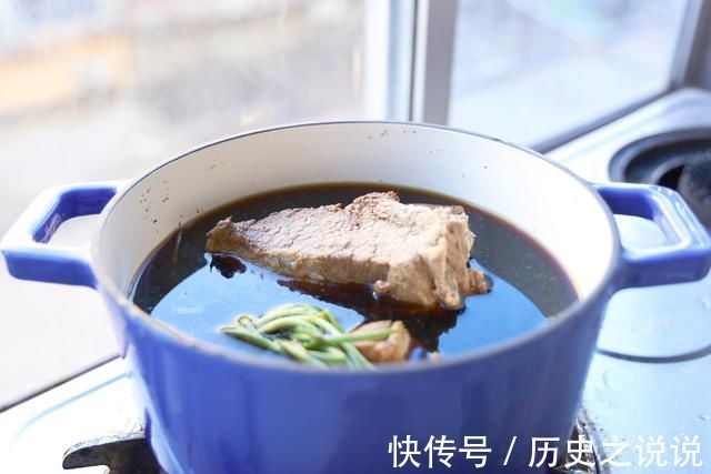 年夜饭必不可少的卤牛肉，教你自己在家做，牛肉不松散更入味