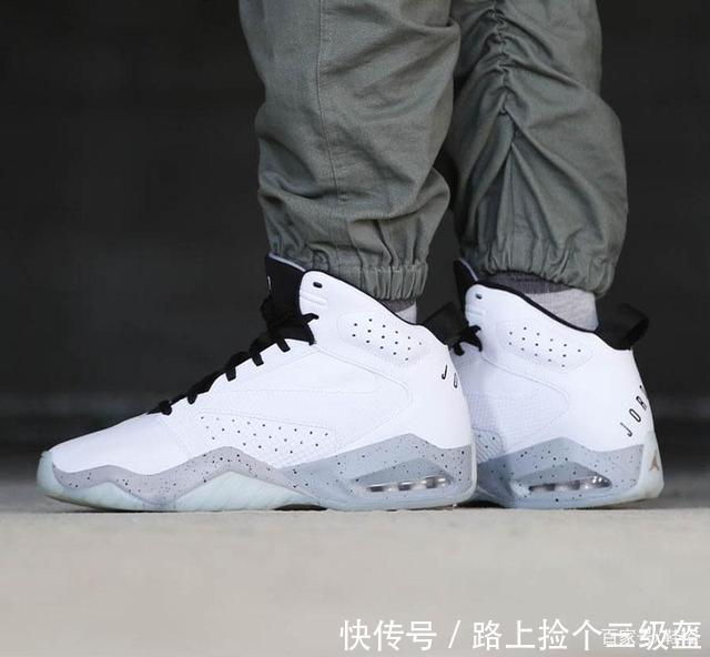 固特异|售价不到1千的AJ6白水泥球鞋,这颜值学生党的挚爱,但值得买吗
