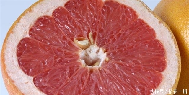 避开|冬天,经常吃红心柚子有哪些好处?提醒:4类人,最好及时避开