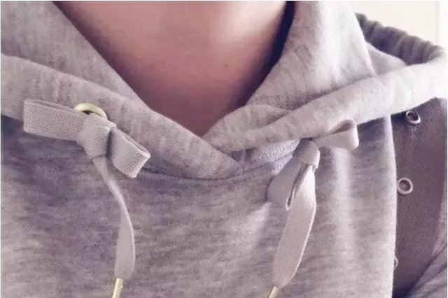 宝妈|别让孩子穿这几类衣服去幼儿园,容易遭老师反感,家长可得长点心