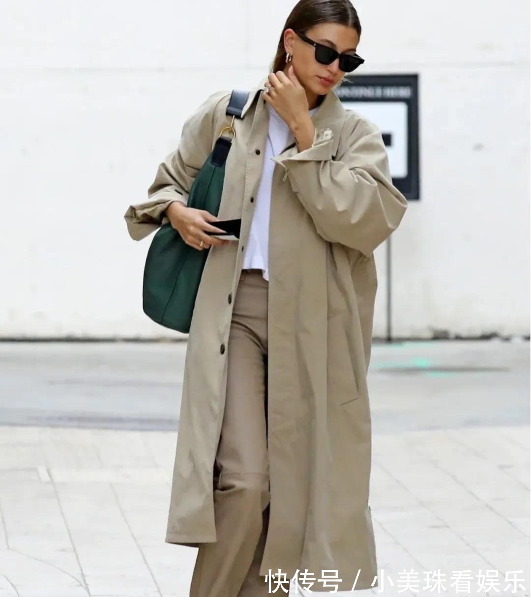 高跟鞋 今秋火了一种穿搭,叫“风衣+烟管裤”,时髦显瘦,谁穿谁美
