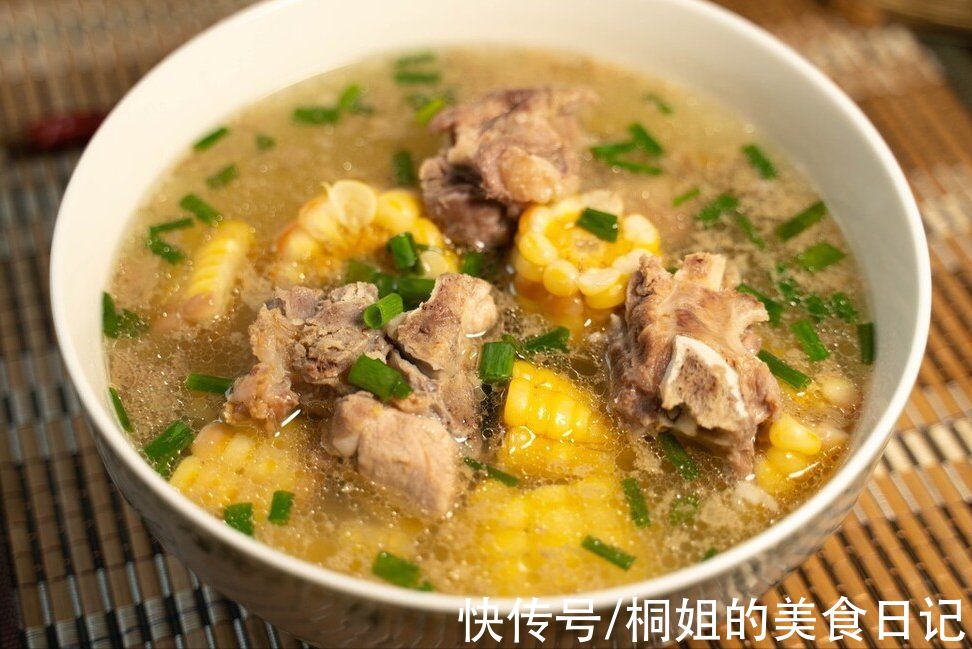 秘诀|炖大骨头汤,直接焯水是错的,大厨教你不外传秘诀,骨汤浓白好喝