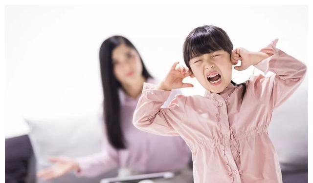 顶嘴|孩子顶嘴时,父母要怎么做?李玫瑾:要说两句话!娃长大会感激你
