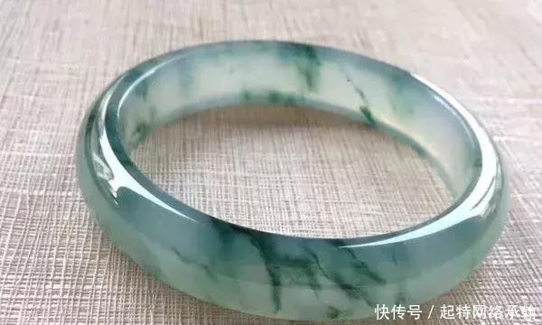 6万买的飘花翡翠手镯,行家却说只值6千,少的这个0哪儿去了?