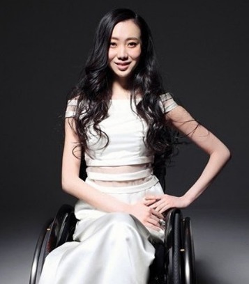 开幕式|12年前奥运会,她从3米高空摔下致残被全国人记住,刘岩现状如何