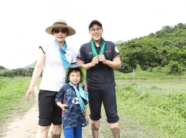 西装|郭晶晶首次直播彻底火!穿运动装太朴实,奥运会上穿裁判服更惊艳