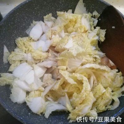 好吃|手把手教你做超好吃的五花肉烩白菜