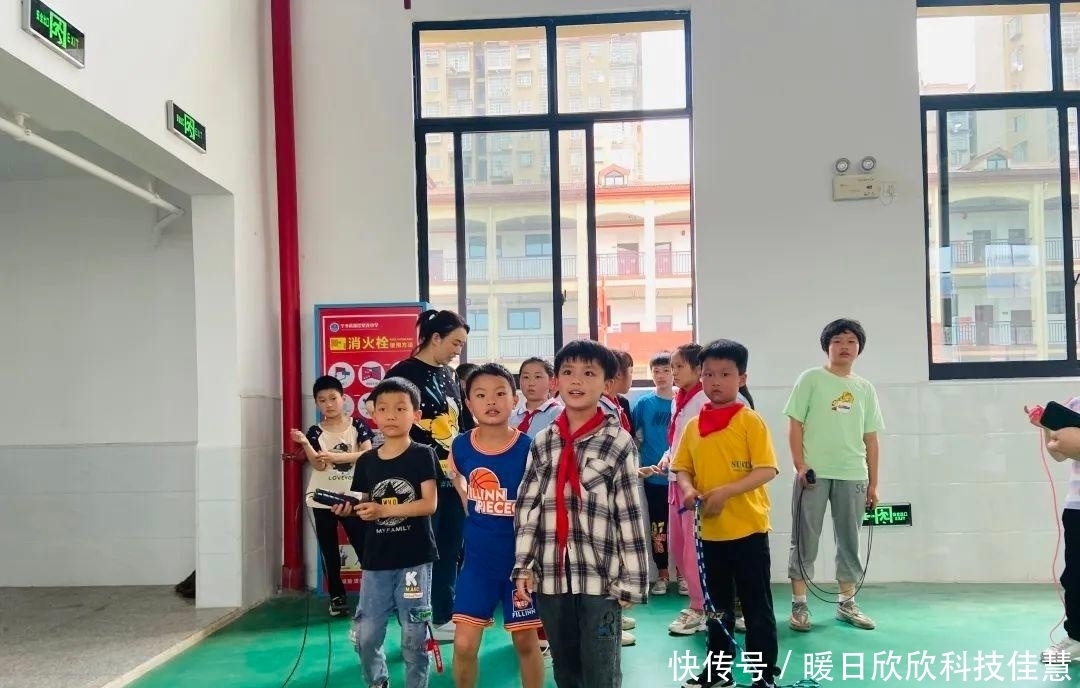 金洲镇望龙小学|金洲镇望龙小学举行“绳彩飞扬，喜迎建党百周年“跳绳比赛“跳绳比赛活动