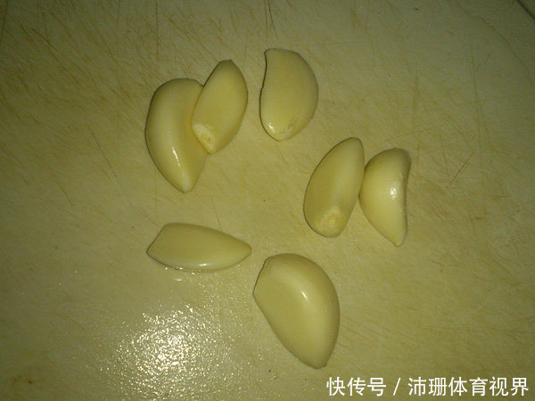 营养|西兰花和”它“一起拌,清淡爽口,营养丰富,孕妇多食用也好