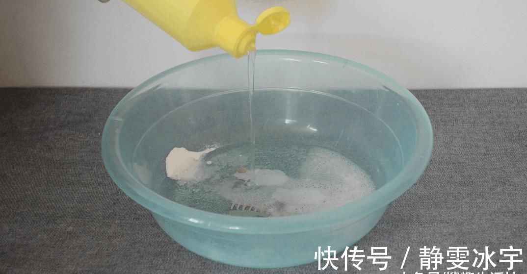 厨房抹布又脏有油难清洗 教你一招用它泡一泡, 抹布比毛巾还干净