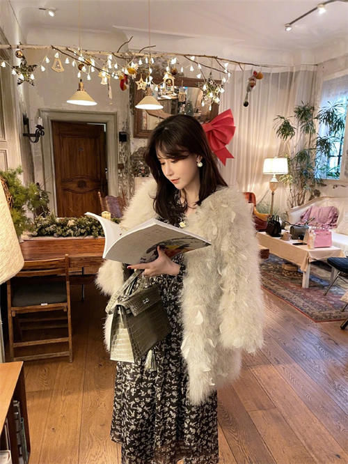 “奶奶大衣”火了！比羽绒服保暖，比呢子大衣高级，今冬必入