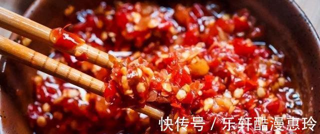 下饭|腌辣椒是掌握着两个技巧,腌出来的辣椒又香又下饭,特开胃