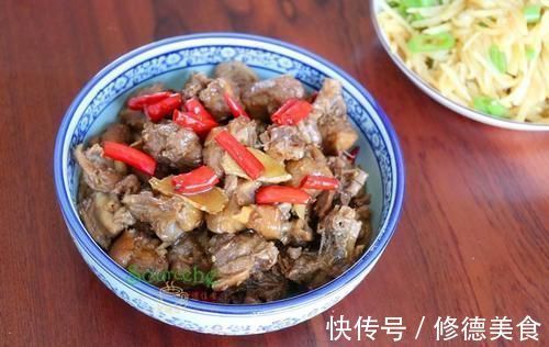 儿子收到录取通知书，晚餐四道家常菜，邻居怪不得你家孩子低调