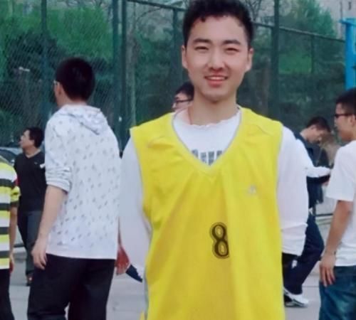 考上|交大硕士张迪:患病没钱放弃治疗,笑着对奶奶说“要出国留学了”