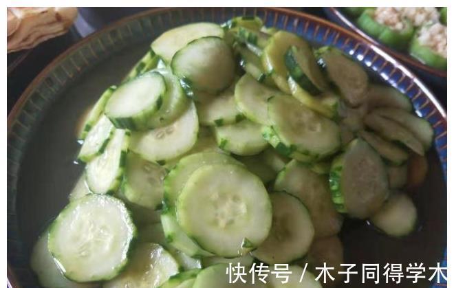 凉拌黄瓜|为了老人孩子早餐能吃好，宝妈每天6点起床，荤素搭配营养美味