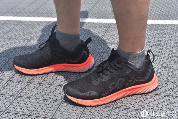 跑鞋|入门跑鞋新选，咕咚10K悦弹跑鞋体验：轻弹又透气，还有多重防护