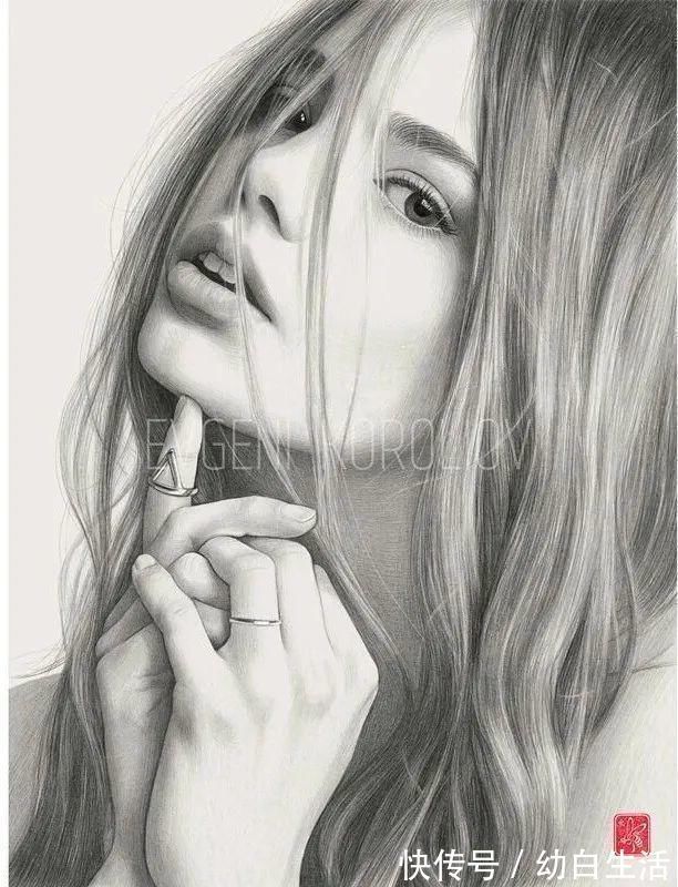 手绘$总被怼素描画得像头盔,瞧她用自动铅笔画,笔笔都是功力,厉害了!