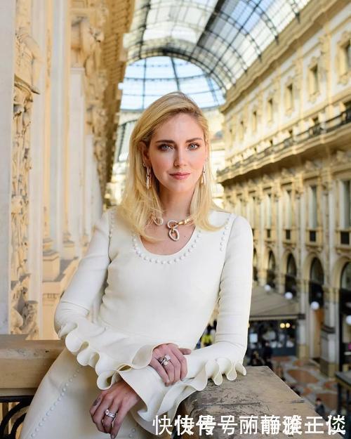 大牌|女人喷香水时,2个习惯会很“掉价”,大牌香水也躲不过