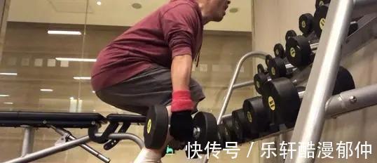 增肌|哑铃应该如何锻炼学会4大动作，可帮你进一步练出肌肉线条