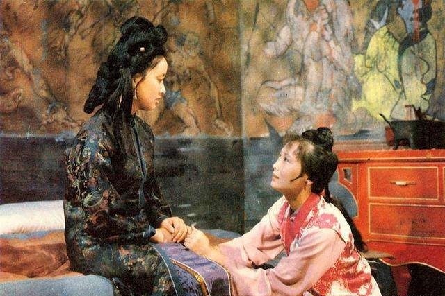 管家&《红楼梦》:林红玉身为堂堂管家之女,为何却屡屡被晴雯欺辱?