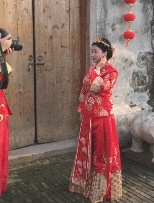 |搞笑GIF段子：你这样伤害我,你可要为我的下半生负责啊！