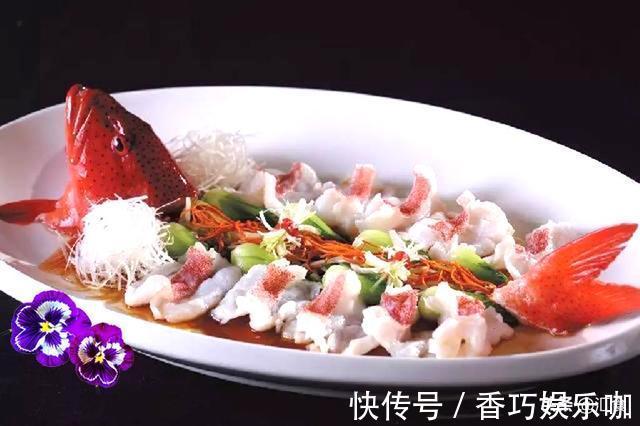 小青龙|豉油东星斑、金丝香茅九节虾、芝士焗小青龙配目鱼脆片