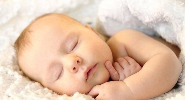 胎儿|怀孕到了几个月吃鹅蛋好？孕妈吃鹅蛋对自己和胎儿的好处，别忽视