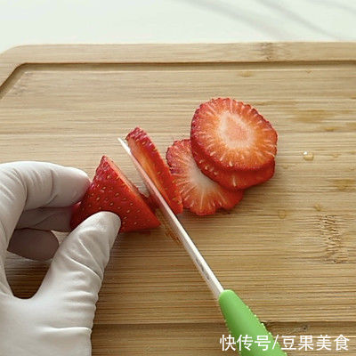 草莓蛋糕|让你停不下筷子的酸奶草莓蛋糕