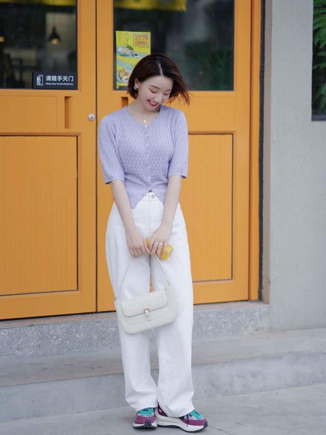 女孩子|秋季,针织衫配半身裙高级洋气,让你可咸可甜,秒变初恋女友模样