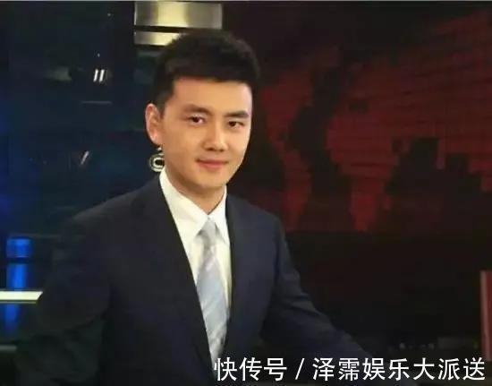 《新聞聯(lián)播》33歲新主持嚴(yán)於信,琴棋書畫樣樣精,戴鉆戒名草有主