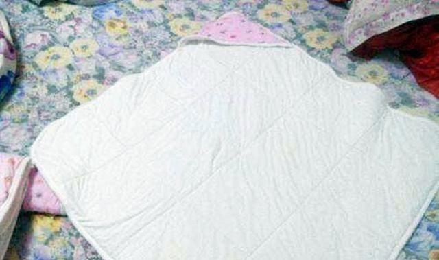 小彩|孕妈进入产房生孩子,5样东西必须带全,其他可以不带,可别嫌多