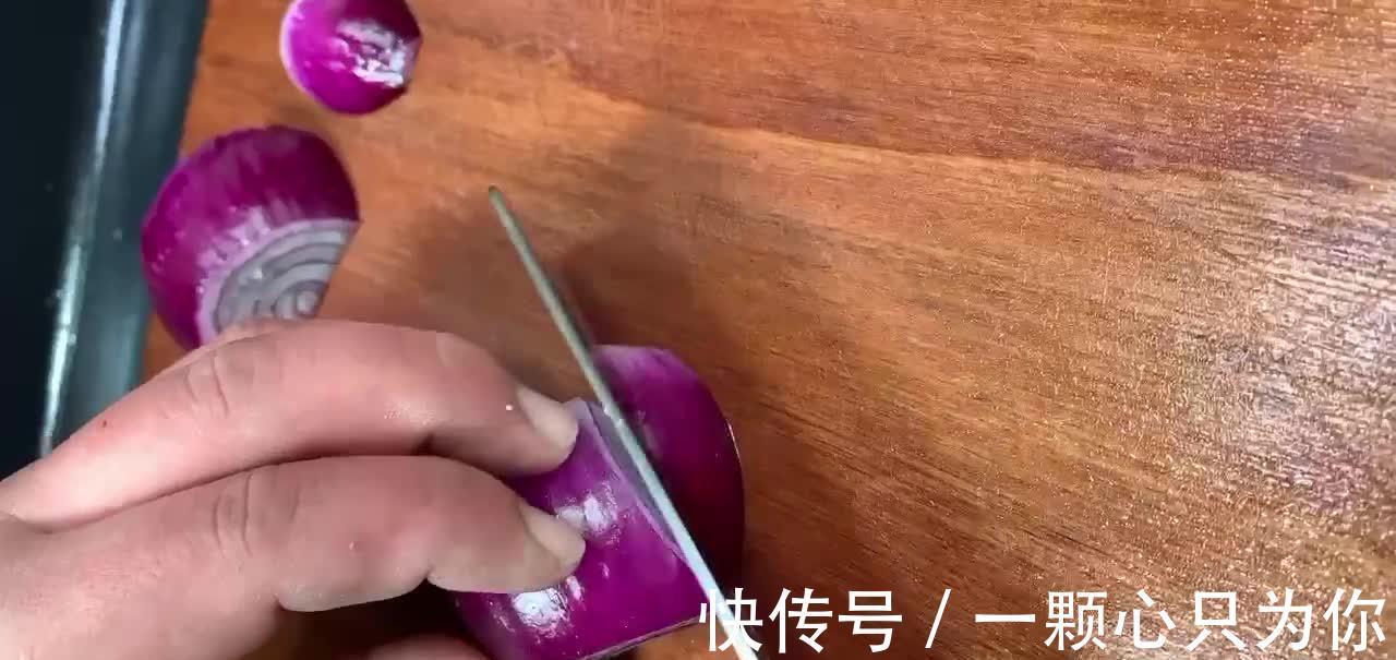 糖醋带鱼的做法，酸甜味浓肉质鲜嫩，营养丰富大人小孩都非常喜欢