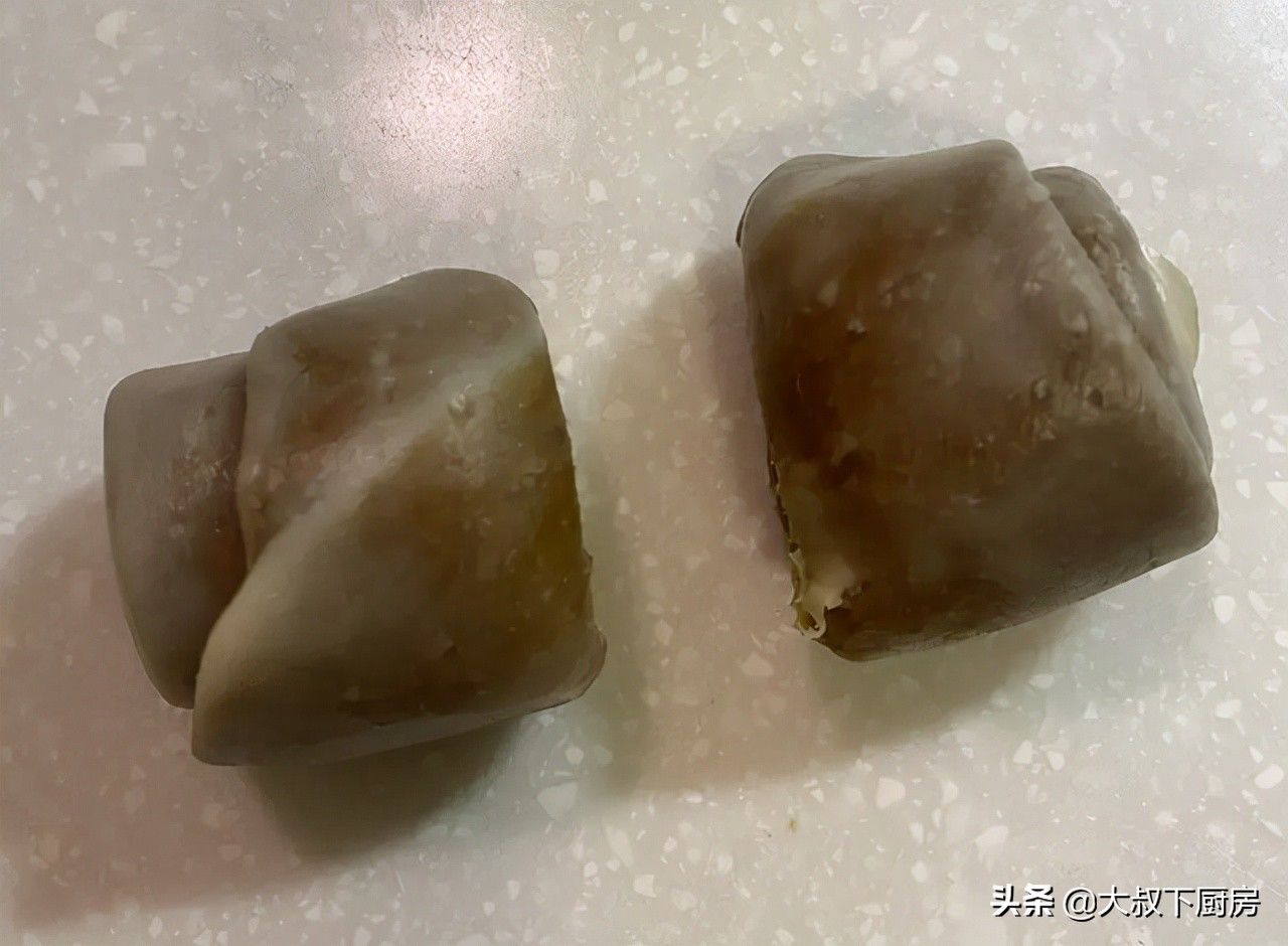 猪油|中秋甜点不能少！大叔教你自制蛋黄酥，外酥内软，做法非常简单