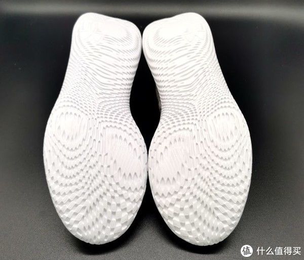 跑鞋测评 篇三：打破传统，全速前进--UA Flow Velociti Wind初体验