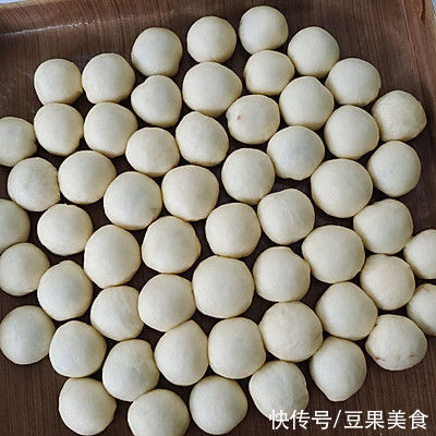 豆沙气泡小面包,不用厨师机也能做的面包