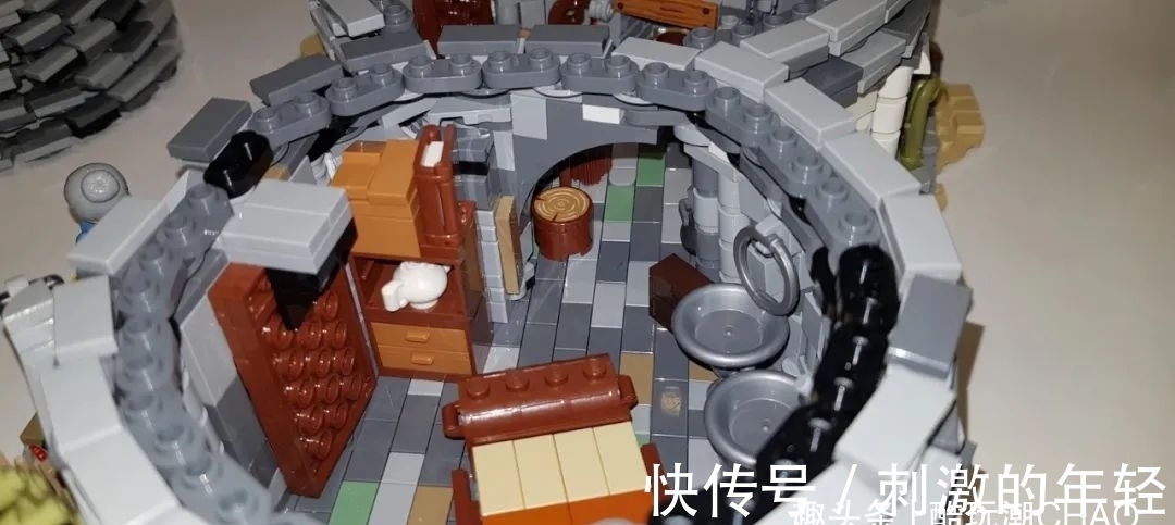 n乐高Ideas作品阿尔贝罗贝洛的圆顶石屋获得10000票支持