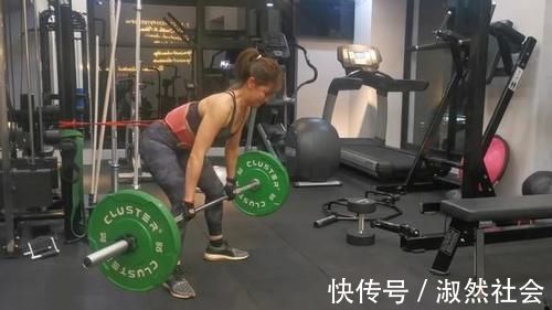 膝关节|硬拉干货:新手如何完成一次标准的硬拉?